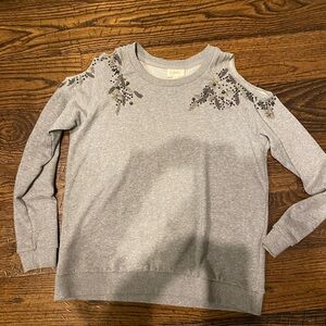 Deletta Light Gray Crewneck Sweater